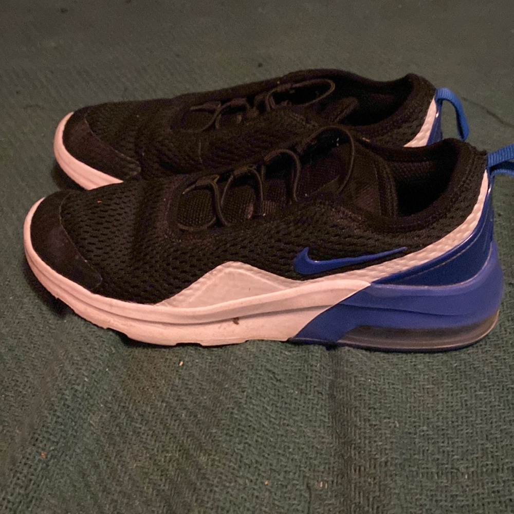 💙NIKE sneakers!💙